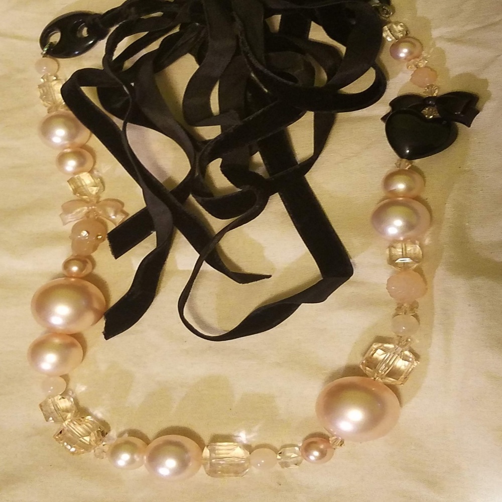 AUTHENTIC TARINA TARANTINO VELVET TIE NECKLACE EUC